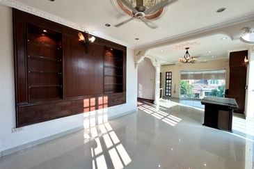 Jalan Suasana, Bandar Tun Hussein Onn