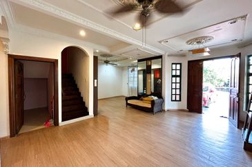 Jalan Suasana, Bandar Tun Hussein Onn