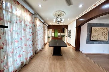 Jalan Suasana, Bandar Tun Hussein Onn