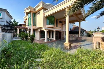 Jalan Suasana, Bandar Tun Hussein Onn