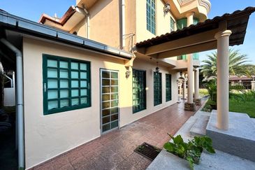 Jalan Suasana, Bandar Tun Hussein Onn