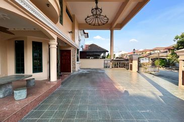 Jalan Suasana, Bandar Tun Hussein Onn