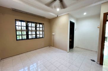 Jalan Suasana, Bandar Tun Hussein Onn