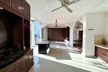 Jalan Suasana, Bandar Tun Hussein Onn