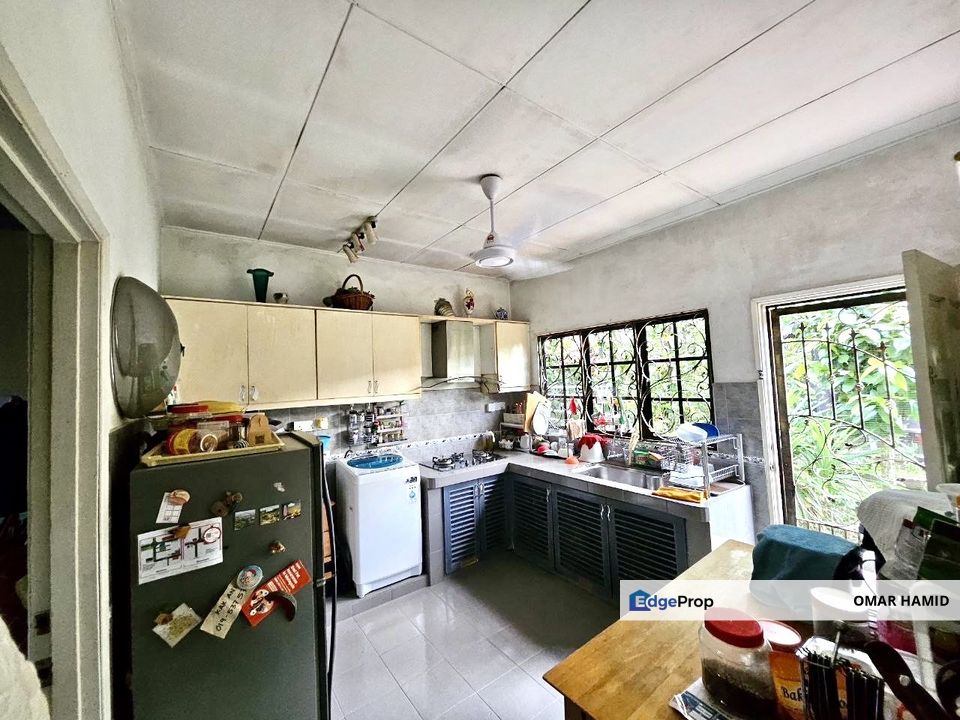 Seksyen 8, Kota Damansara, Selangor Semi D House For Sale, Selangor, Kota Damansara