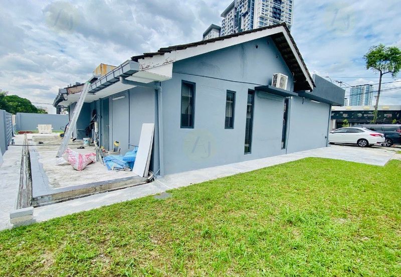 Petaling Jaya, Selangor Bungalow House For Sale