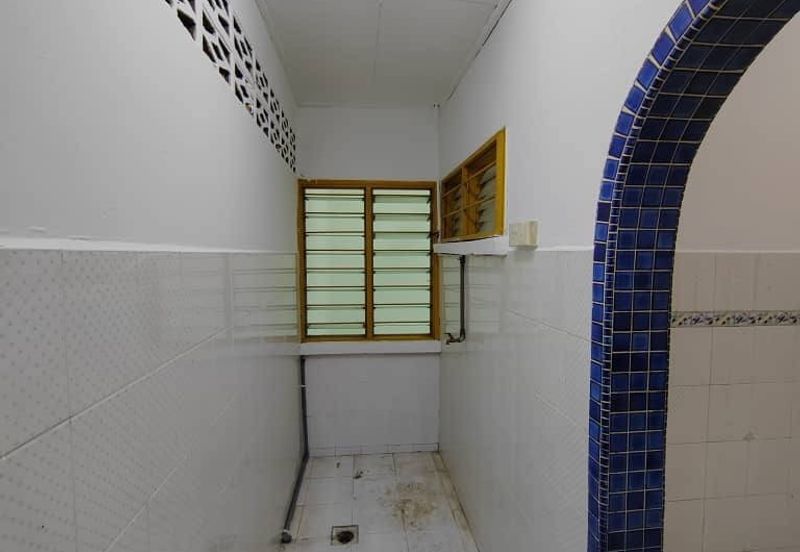 Jalan Suasana, Bandar Tun Hussein Onn