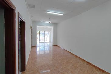 Jalan Suasana, Bandar Tun Hussein Onn