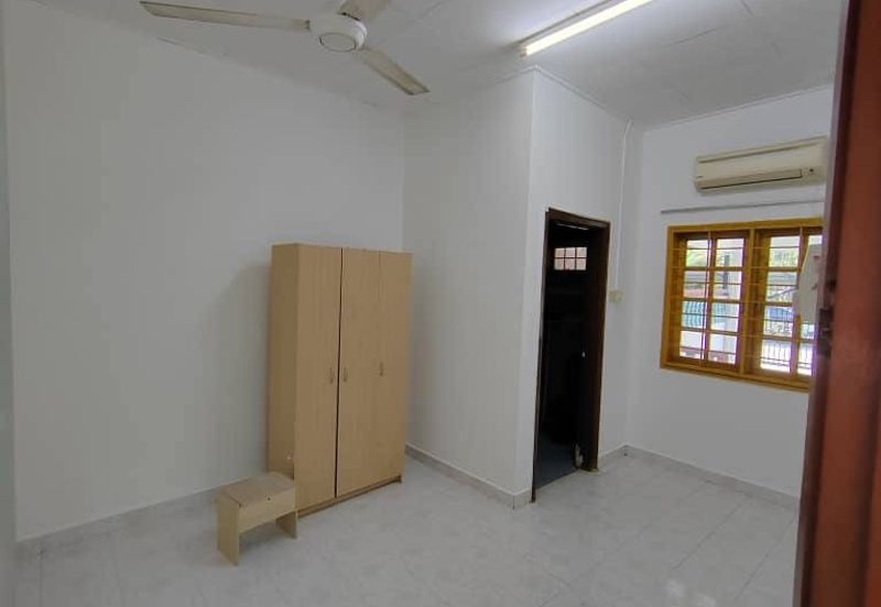 Jalan Suasana, Bandar Tun Hussein Onn