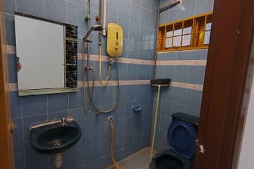 Jalan Suasana, Bandar Tun Hussein Onn