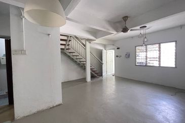 Taman Tasik Semenyih (Lake Residence)