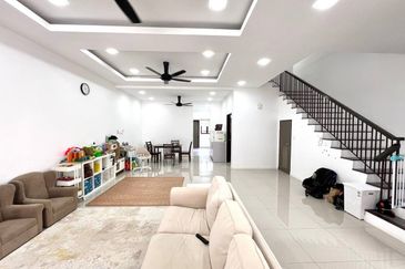 Dahlia @ Serene Heights