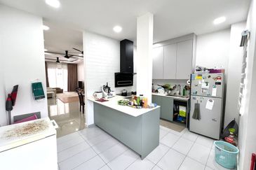 Dahlia @ Serene Heights