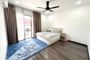 Dahlia @ Serene Heights