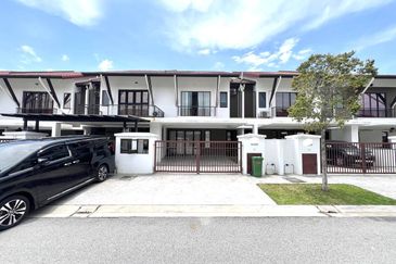 Dahlia @ Serene Heights