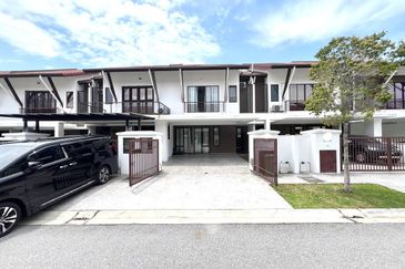 Dahlia @ Serene Heights