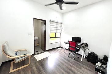 Dahlia @ Serene Heights