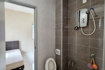 Taman Tasik Semenyih (Lake Residence)