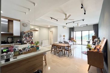 16 Quartz Melawati Condominium