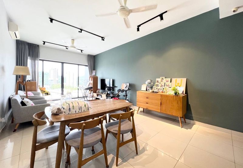 16 Quartz Melawati Condominium