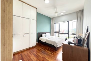 16 Quartz Melawati Condominium