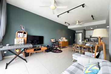 16 Quartz Melawati Condominium