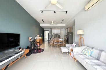 16 Quartz Melawati Condominium