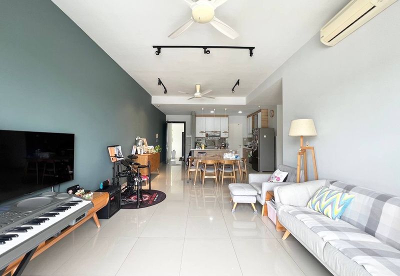 16 Quartz Melawati Condominium