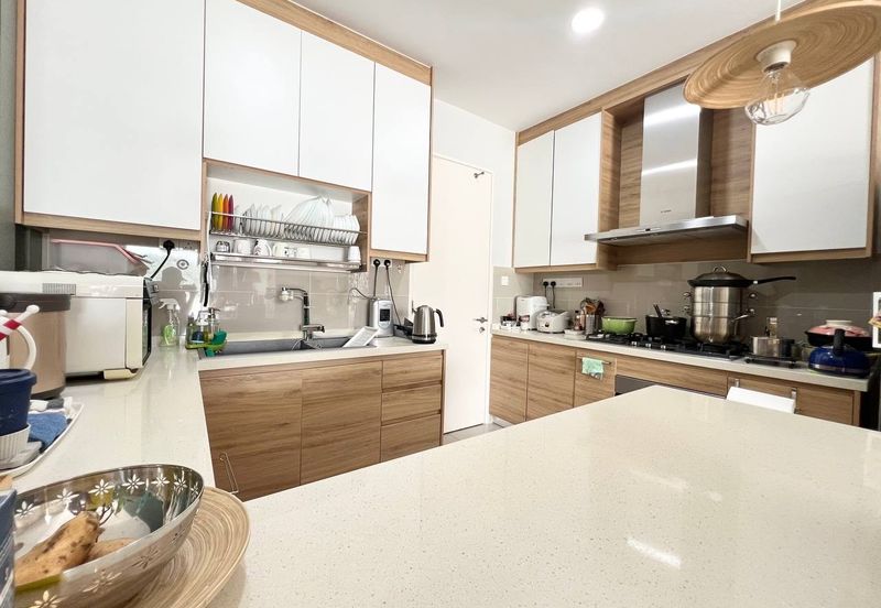 16 Quartz Melawati Condominium