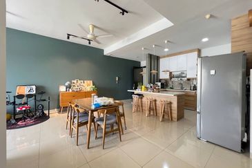 16 Quartz Melawati Condominium