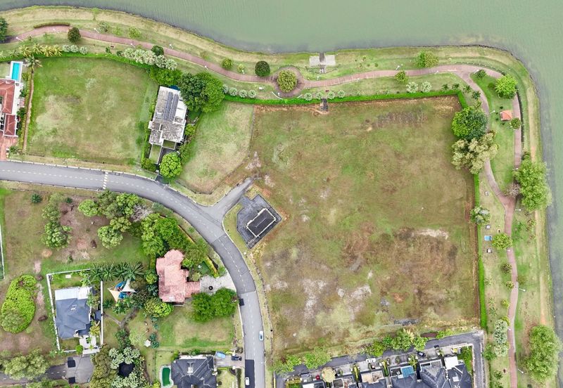 Perdana Lake View East