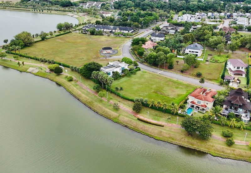 Perdana Lake View East
