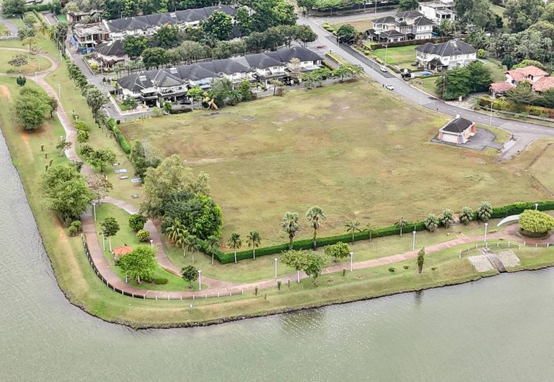 Perdana Lake View East