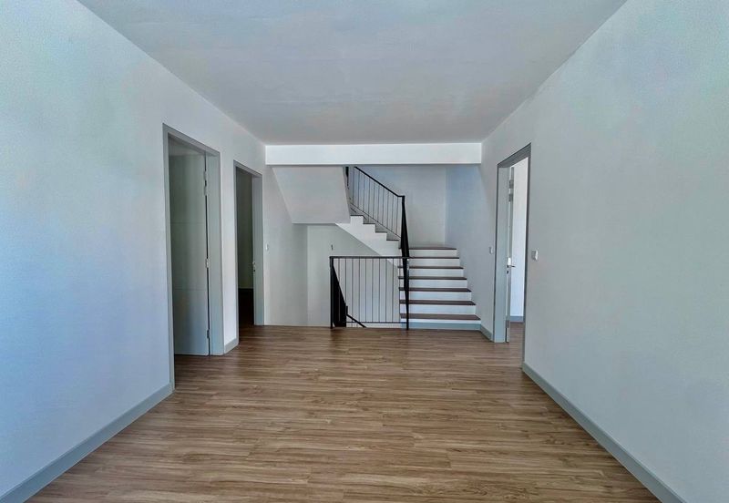 East 57 (Residensi Laman Timur)