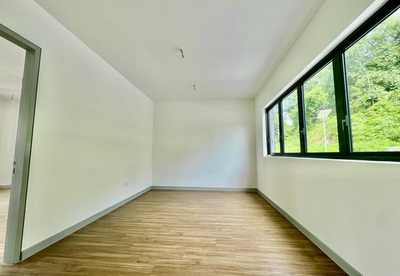 East 57 (Residensi Laman Timur)