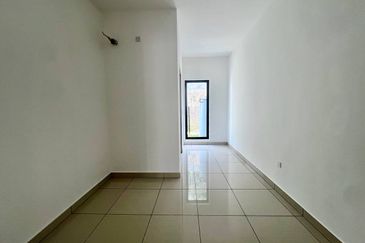 East 57 (Residensi Laman Timur)