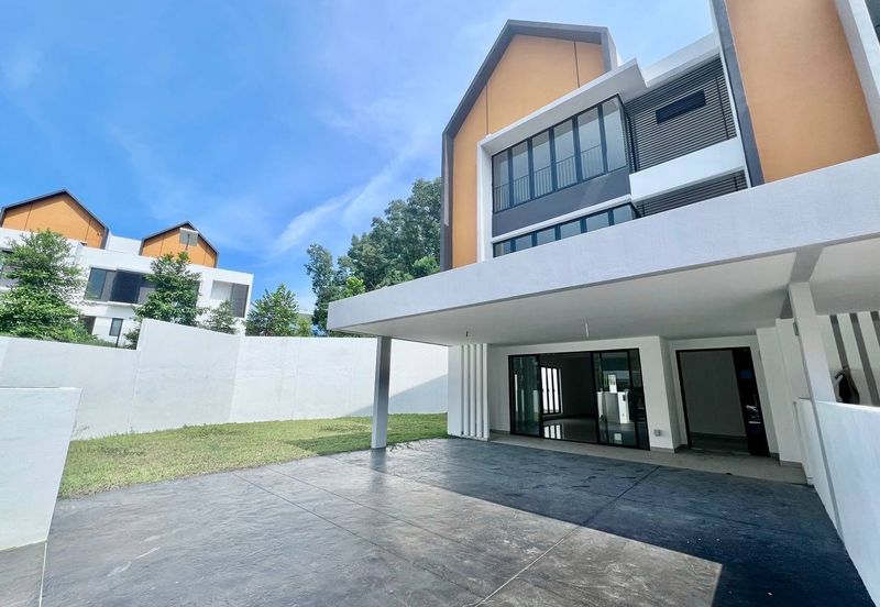 East 57 (Residensi Laman Timur)