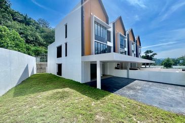 East 57 (Residensi Laman Timur)