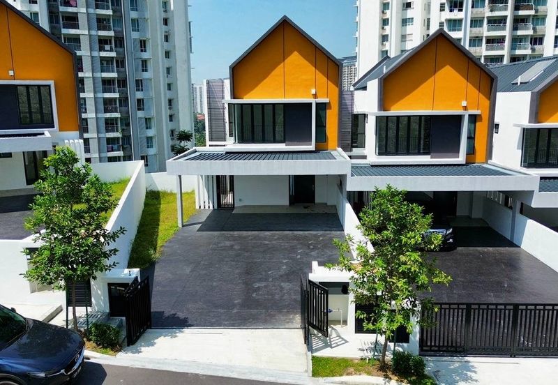 East 57 (Residensi Laman Timur)