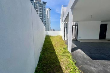 East 57 (Residensi Laman Timur)