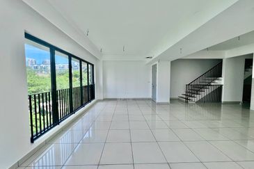 East 57 (Residensi Laman Timur)