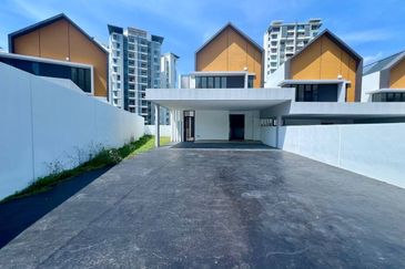 East 57 (Residensi Laman Timur)