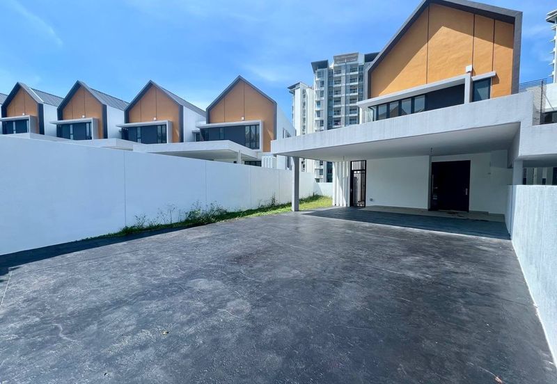 East 57 (Residensi Laman Timur)