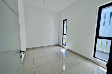 East 57 (Residensi Laman Timur)