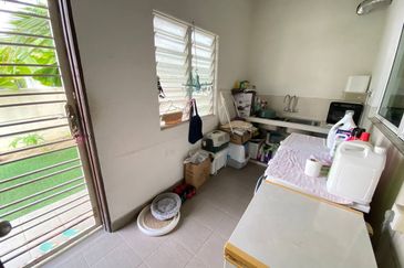 Avenue 6, Bandar Tun Hussein Onn