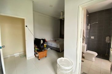 Avenue 6, Bandar Tun Hussein Onn