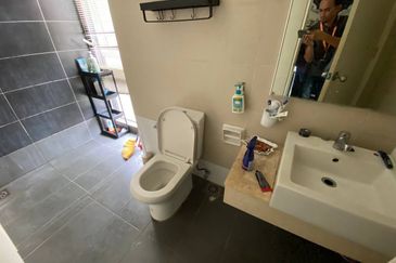 Avenue 6, Bandar Tun Hussein Onn