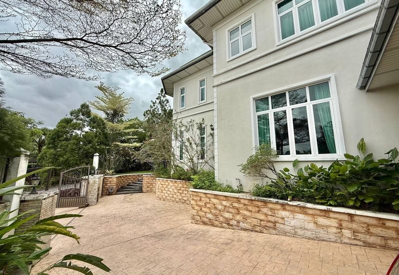 Impian Golf & Country Resort, Kajang, Selangor Bungalow House For Sale