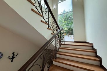 Impian Golf & Country Resort, Kajang, Selangor Bungalow House For Sale