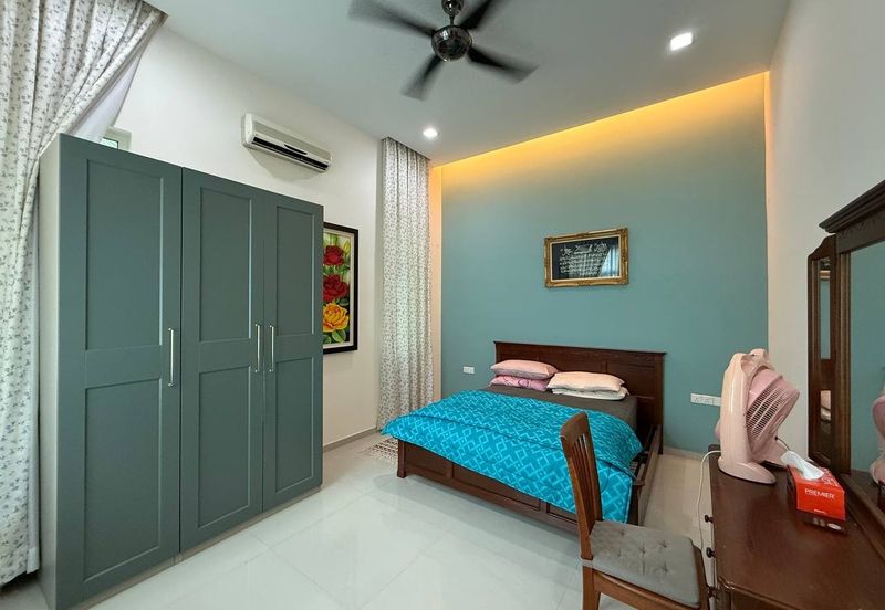 Impian Golf & Country Resort, Kajang, Selangor Bungalow House For Sale